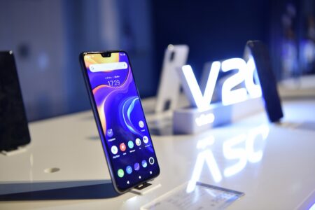 Vivo เปิดตัว Vivo V20 Pro 5G รุ่นแรกของซีรีย์ที่มาพร้อมกล้องถ่ายภาพเซลฟีสุดล้ำ พร้อมราคาและโปรโมชั่น