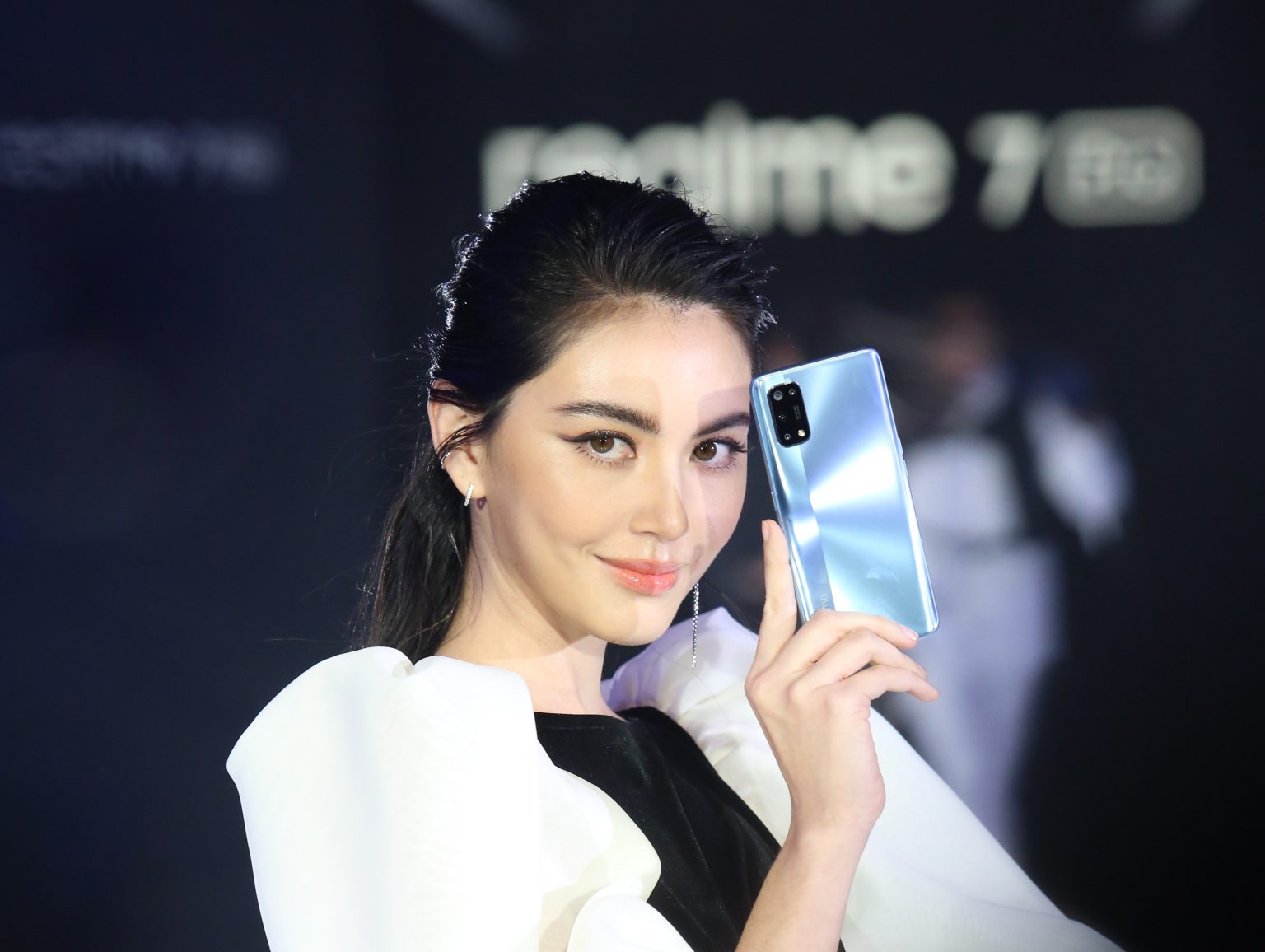 สรุปราคา โปรโมชั่น และช่องทางจำหน่าย realme7 Pro หลังงานเปิดตัว!!