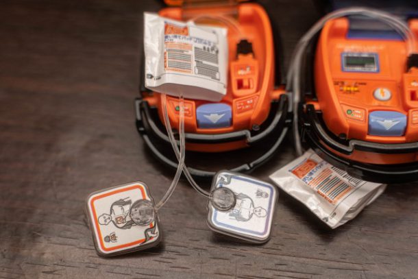 DSC7807 | Gachapon Miniature AED | กาชาปอง AED เครื่องกระตุ้นหัวใจของเล่น เหมือนจริงมากจนอาจช่วยชีวิตคนได้