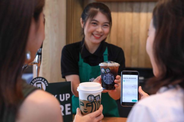 MOP Lifestyle IT 1 | Mobile Order & Pay | ฟีเจอร์ Mobile Order & Pay บนแอปฯ Starbucks ให้ลูกค้าซื้อเครื่องดื่มและขนมผ่านแอปฯ ก่อนถึงร้าน