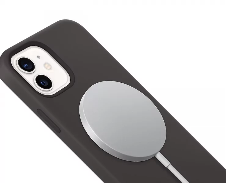 MagSafe iPhone 12 | MagSafe | Apple ออกเตือน MagSafe อาจทิ้งรอยชาร์จไว้บนเคสได้