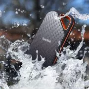 en us ExPRO Portable SSD Splash hi resize | Extreme Portable SSD | SANDISK EXTREME PORTABLE SSD ใหม่ ความเร็ว2000MB ต่อวินาที พรีเมี่ยม ทนทาน พกพาสะดวก สำหรับมืออาชีพ