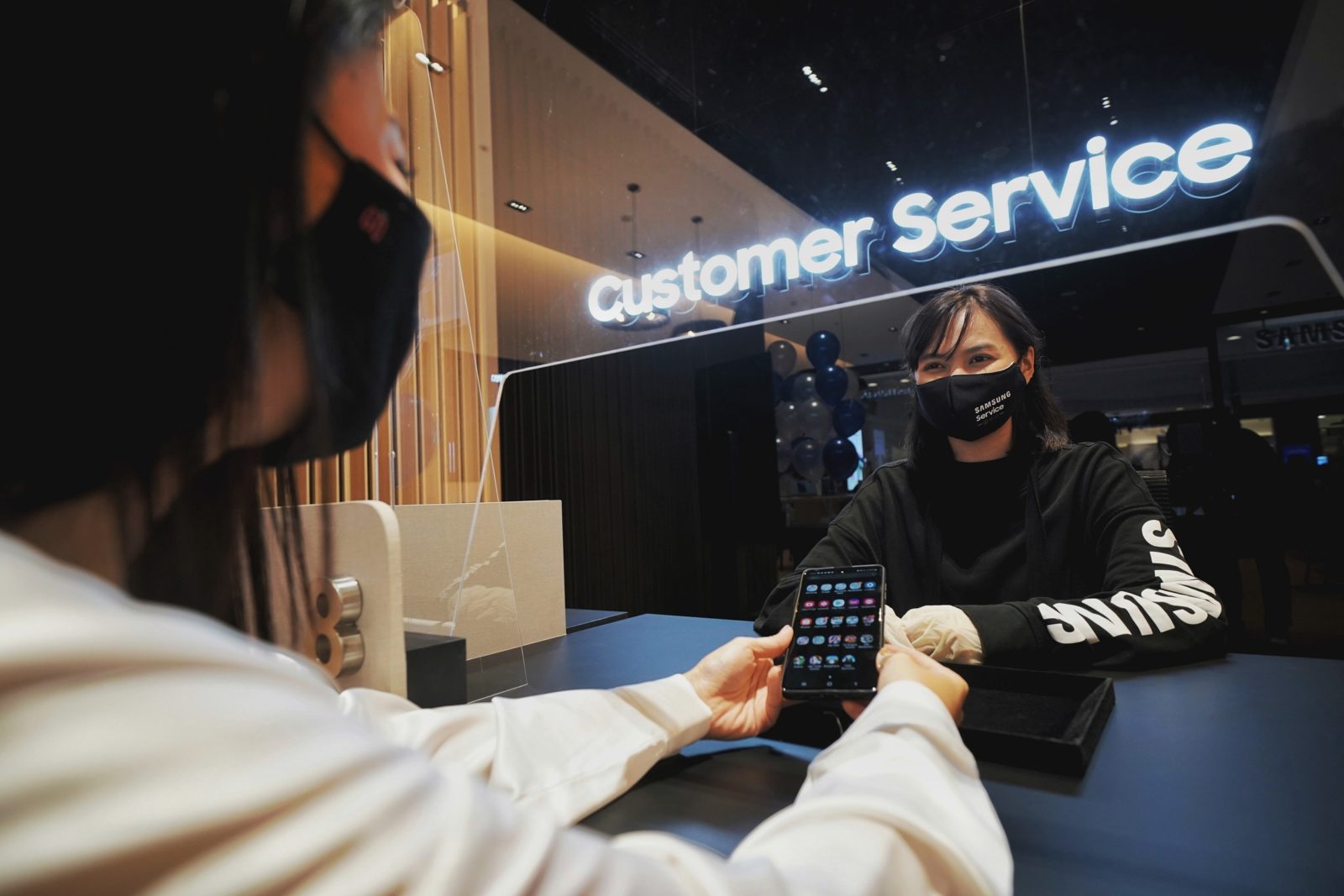 ซัมซุง พร้อมเปิดตัวศูนย์บริการรูปแบบใหม่ Door to Door Service ใจกลางกรุง 1 Samsung Service Opening Store Rama9 4. | Door to Door Service | ซัมซุง พร้อมเปิดตัวศูนย์บริการรูปแบบใหม่ Door to Door Service ใจกลางกรุง