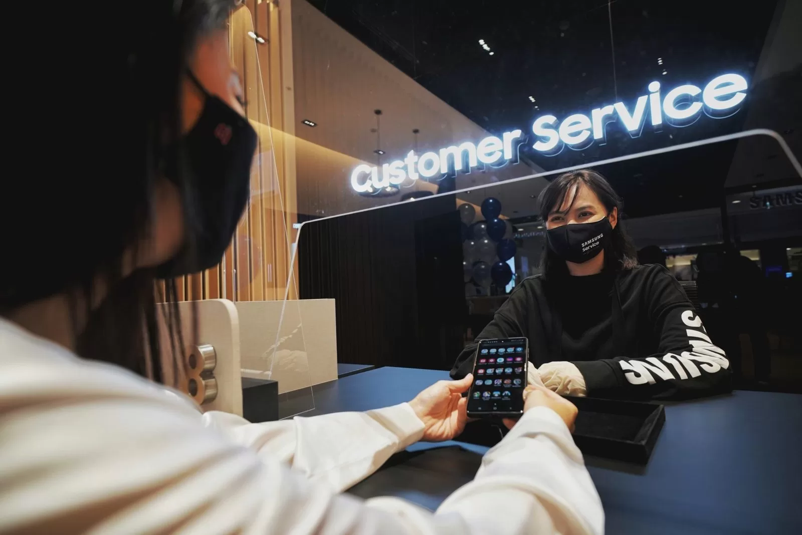 ซัมซุง พร้อมเปิดตัวศูนย์บริการรูปแบบใหม่ Door to Door Service ใจกลางกรุง 1 Samsung Service Opening Store Rama9 4. | Door to Door Service | ซัมซุง พร้อมเปิดตัวศูนย์บริการรูปแบบใหม่ Door to Door Service ใจกลางกรุง