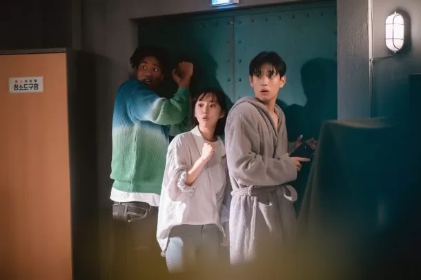 SNWI 1 | Hospital Playlist เพลย์ลิสต์ชุดกาวน์ ซีซั่น 2 | Netflix เดือนมิถุนายน กับ 5 เรื่องราวจากเกาหลีสุดโรแมนติกทั้งภาพยนตร์ ซีรีส์ และซิทคอม