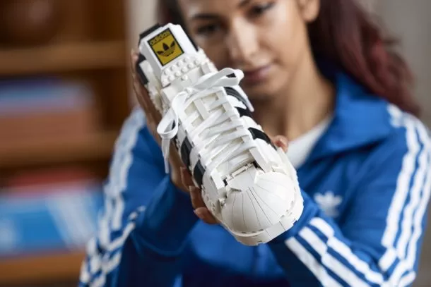 10282 LEGO® adidas Originals Superstar Lifestyle 09 | Adidas | Adidas จับมือ LEGO เปิดตัวรองเท้าซุปเปอร์สตาร์ด้วยตัวต่อเลโก้บริก