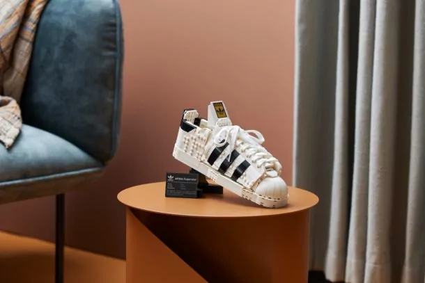 10282 LEGO® adidas Originals Superstar Lifestyle 13 | Adidas | Adidas จับมือ LEGO เปิดตัวรองเท้าซุปเปอร์สตาร์ด้วยตัวต่อเลโก้บริก