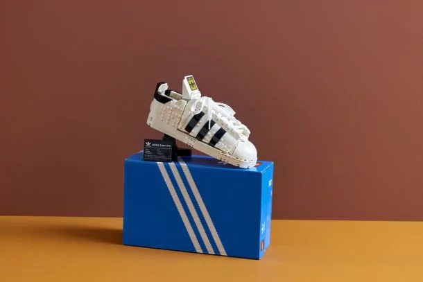 10282 LEGO® adidas Originals Superstar Lifestyle 21 | Adidas | Adidas จับมือ LEGO เปิดตัวรองเท้าซุปเปอร์สตาร์ด้วยตัวต่อเลโก้บริก