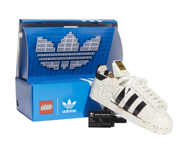 สกรีนช็อต 2021 06 17 061350 | Adidas | Adidas จับมือ LEGO เปิดตัวรองเท้าซุปเปอร์สตาร์ด้วยตัวต่อเลโก้บริก
