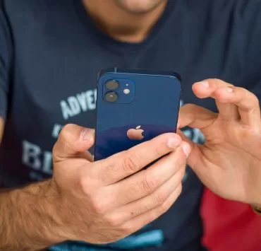 iphone 12 | iPhone 12 ยังขายได้ดีอย่างต่อเนื่องแม้ iPhone 13 ใกล้เปิดตัว