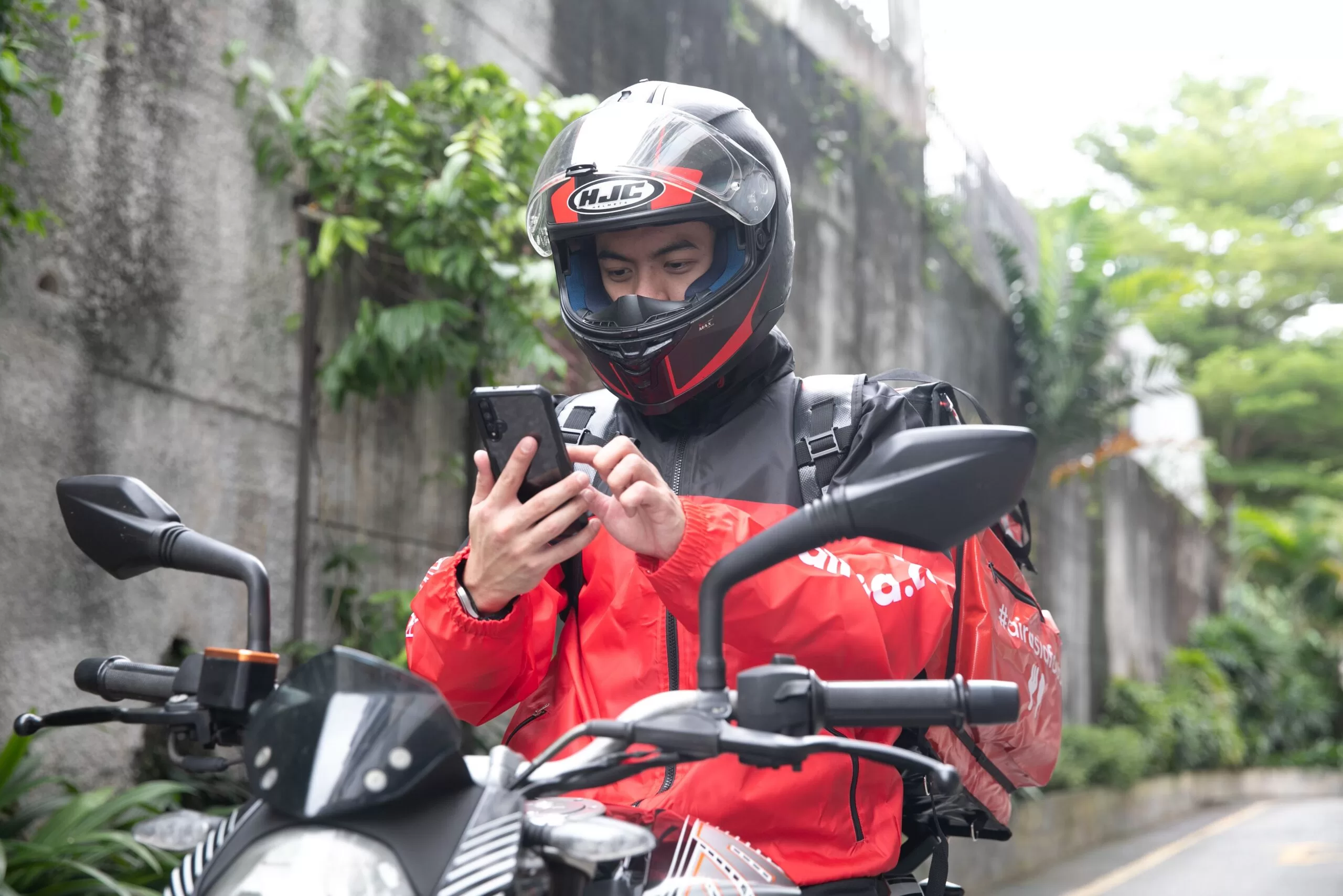 Driver Photo3 scaled | AirAsia | airasia ให้บริการเดลิเวอรี่ในไทย เปิดตัว airasia super app พร้อมบริการแรก ฟู้ดเดลิเวอรี่ มอบแคมเปญพิเศษแจกฟรี! 30,000 มื้อ ตลอด 30 วัน