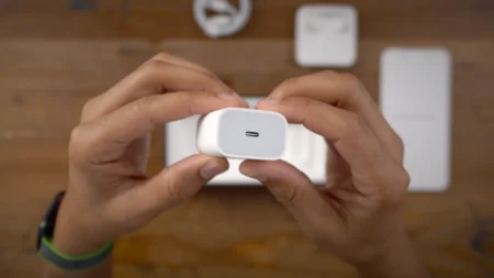 บราซิลเตรียมฟ้องร้อง Apple กรณีไม่แถมหัวชาร์จให้ด้วย