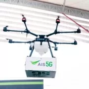 06 AIS 5G เปิดประสบการณ์ลูกค้ามอบ iPhone 13 เครื่องแรกสุดเอ็กซ์คลูซีฟ | AIS 5G | AIS ขนทัพหุ่นยนต์สุนัข K9 พร้อมโดรนลำเลียง ร่วมภารกิจส่งมอบ iPhone 13