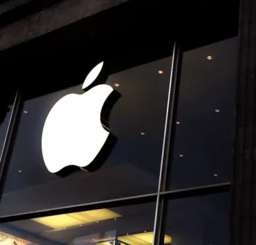 45738 88967 Apple Logo Building Header xl | apple | Apple เร่งเปิดตัวรถยนต์ขับเคลื่อนอัตโนมัติให้ทันภายในปี 2025