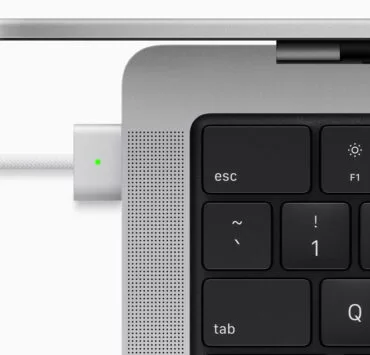Apple MacBook Pro MagSafe 10182021 big carousel.jpg.large | apple | ผู้ใช้งานพบปัญหา MagSafe ของ MacBook Pro 16 นิ้วตัวใหม่