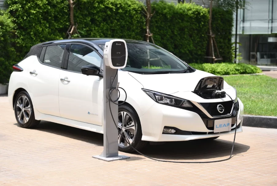 Charging | Nissan LEAF | นิสสัน ลีฟ รถยนต์ที่เป็นมากกว่าการเป็นรถยนต์ไฟฟ้า