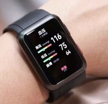 Screen Shot 2564 12 13 at 23.00.34 | Huawei | พบ Huawei Watch D แบบใช้งานจริง รองรับการวัดความดัน
