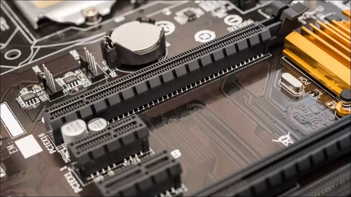 เผยสเปก PCIe 6.0 อัตราการสั่งข้อมูล 64.0 GT/s แบนวิดธ์สูงขึ้น 2 เท่าเมื่อเทียบกับ PCIe 5.0 1 motherboard-pci-slots
