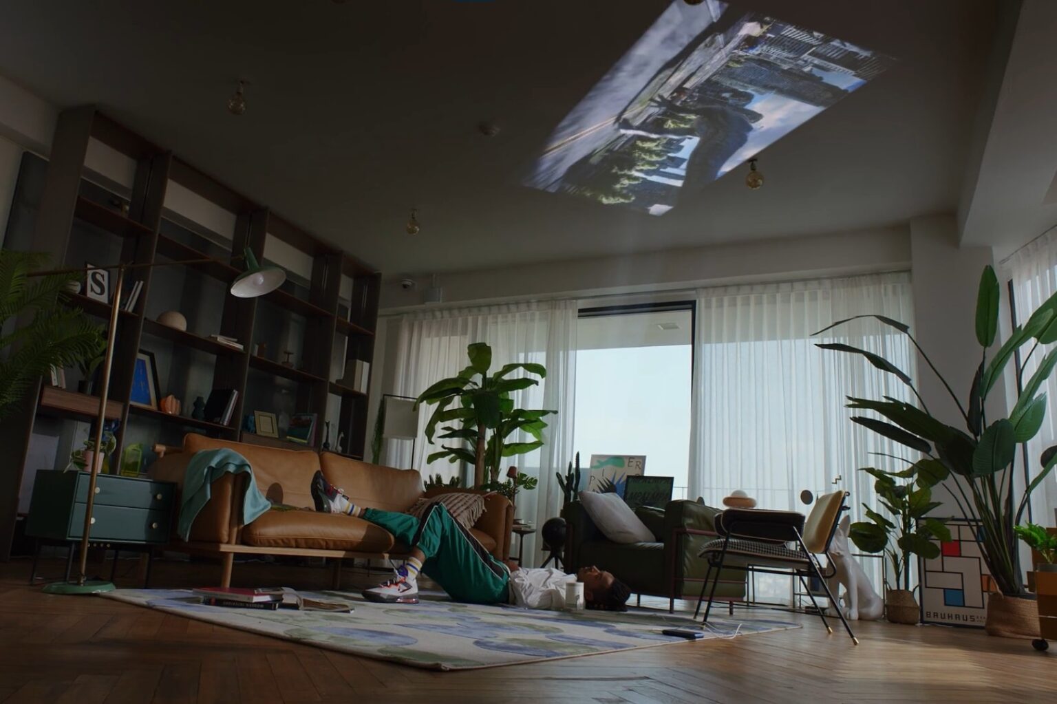 5 เหตุผล ทำไม The Freestyle โปรเจคเตอร์พกพาจากซัมซุง ถึงเป็นแก็ดเจตสุดคูลแห่งปี 2022 The-Freestyle-4