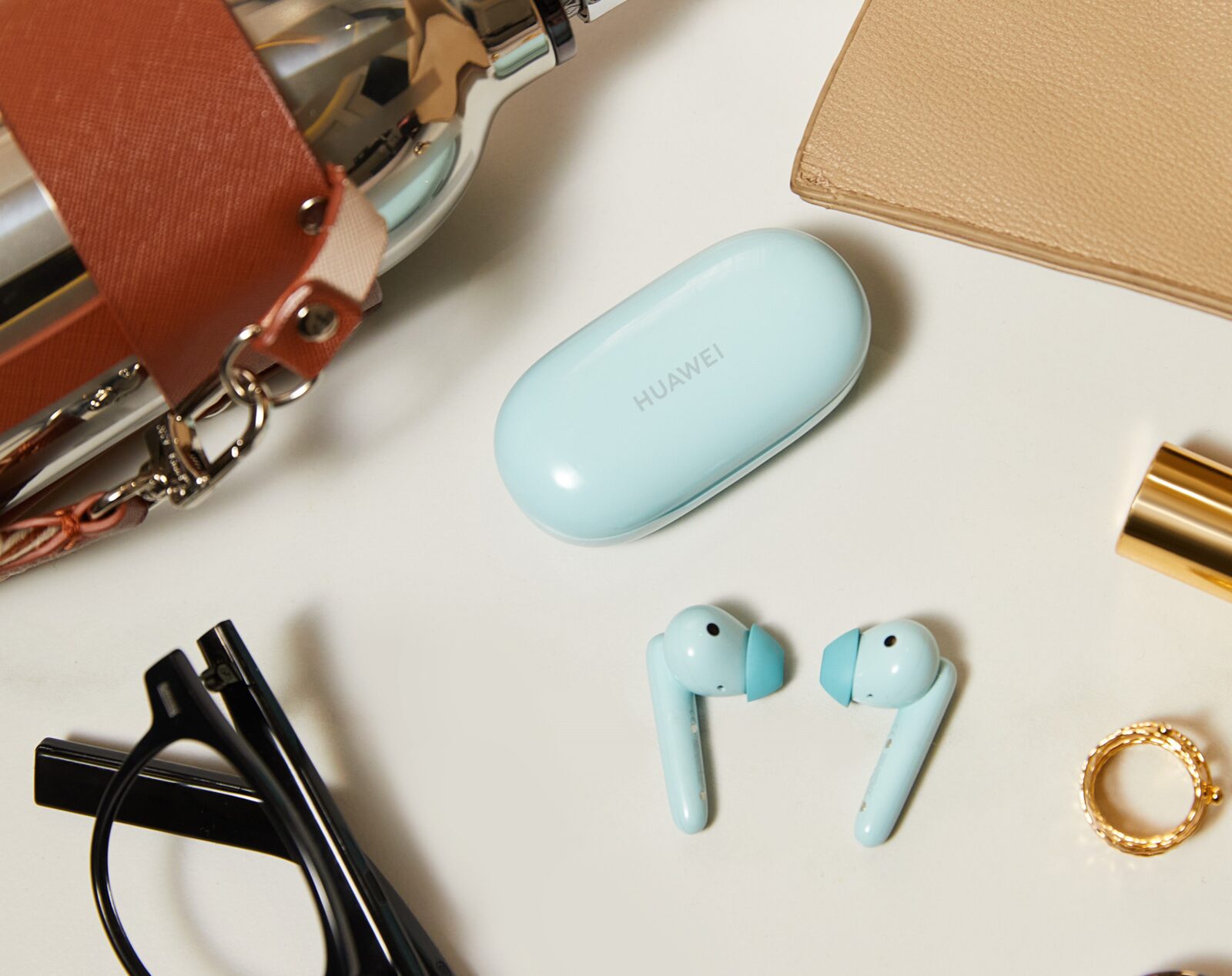 4 ข้อต้องรู้ นาทีนี้ต้องหูฟัง HUAWEI FreeBuds SE เชื่อมต่อง่าย Bluetooth 5.2 ในราคาสบายกระเป๋า 1,899 บาท 1 Advertorial HUAWEI-FreeBuds-SE 01