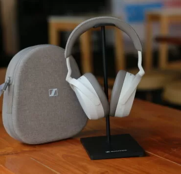5D3 0706 | sennheiser | Sennheiser MOMENTUM 4 Wireless หูฟังดีไซน์เรียบหรู พร้อมคุณภาพเสียงทรงพลังและแบตเตอรี่ที่ยาวนานถึง 60 ชั่วโมง
