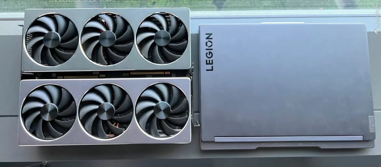 GeForce RTX 4090 ความยาว 36 ซม.ยาวเกือบเท่าโน๊ตบุ๊กขนาด 16 นิ้ว 1 LENOVO LEGION 4090 | GEFORCE | GeForce RTX 4090 ความยาว 36 ซม.ยาวเกือบเท่าโน๊ตบุ๊กขนาด 16 นิ้ว