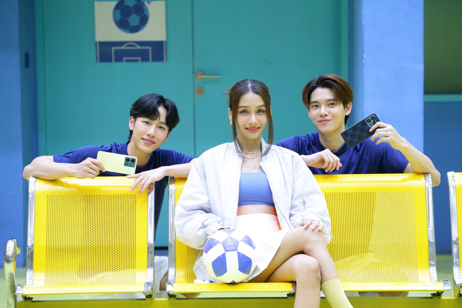 vivo ดึง “โบกี้ ไลอ้อน” ขึ้นแท่นพรีเซนเตอร์คนใหม่ ประกบ “หยิ่น-วอร์” 1 Group shot | Vivo | vivo ดึง “โบกี้ ไลอ้อน” ขึ้นแท่นพรีเซนเตอร์คนใหม่ ประกบ “หยิ่น-วอร์”