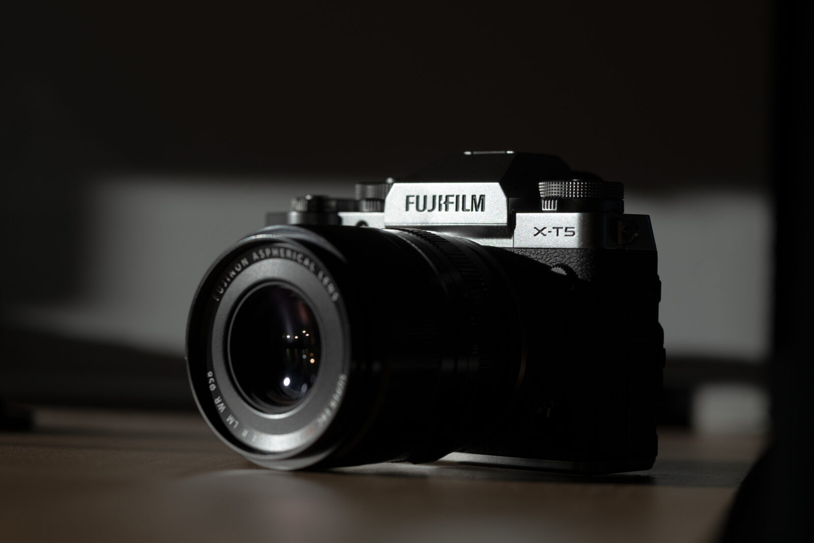 ฟูจิฟิล์ม ประเทศไทย เปิดตัวกล้อง FUJIFILM X T5 | FUJIFILM X-T5 | ฟูจิฟิล์มเปิดตัวกล้อง FUJIFILM X-T5 และเลนส์ Fujinon XF30mm F2.8 Macro