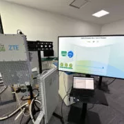 Pic 03 AIS ZTE ทดสอบ URLLC โชว์ความหน่วงต่ำ 1 มิลลิวินาทีบนเครือข่าย 5G คลื่น 2.6 GHz | A-Z Center | AIS - ZTE ทดสอบ URLLC โชว์ความหน่วงต่ำ 1 มิลลิวินาทีบน 5G รายแรกในไทย เตรียมตอบโจทย์คลาวด์เกมมิ่ง และ Smart Industry