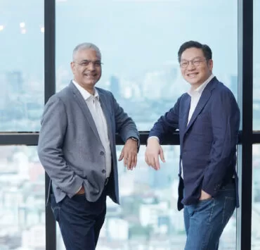 001 CEOandDCEO TrueCorp | DTAC | ดีแทค-ทรูควบรวมเสร็จสมบูรณ์ จดทะเบียนบริษัทใหม่ในนาม “บริษัท ทรู คอร์ปอเรชั่น จำกัด