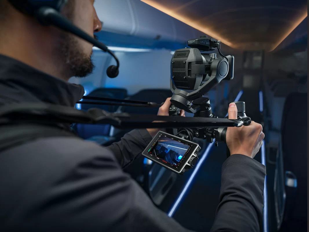 DJI Ronin 4D Flex Hand Grips Monitor | dji | DJI Ronin 4D Flex อุปกรณ์เสริมเพิ่มความคล่องตัวให้มือโปร พร้อมเปิดตัวเลนส์ Cinema Zoom ตัวแรกของแบรนด์