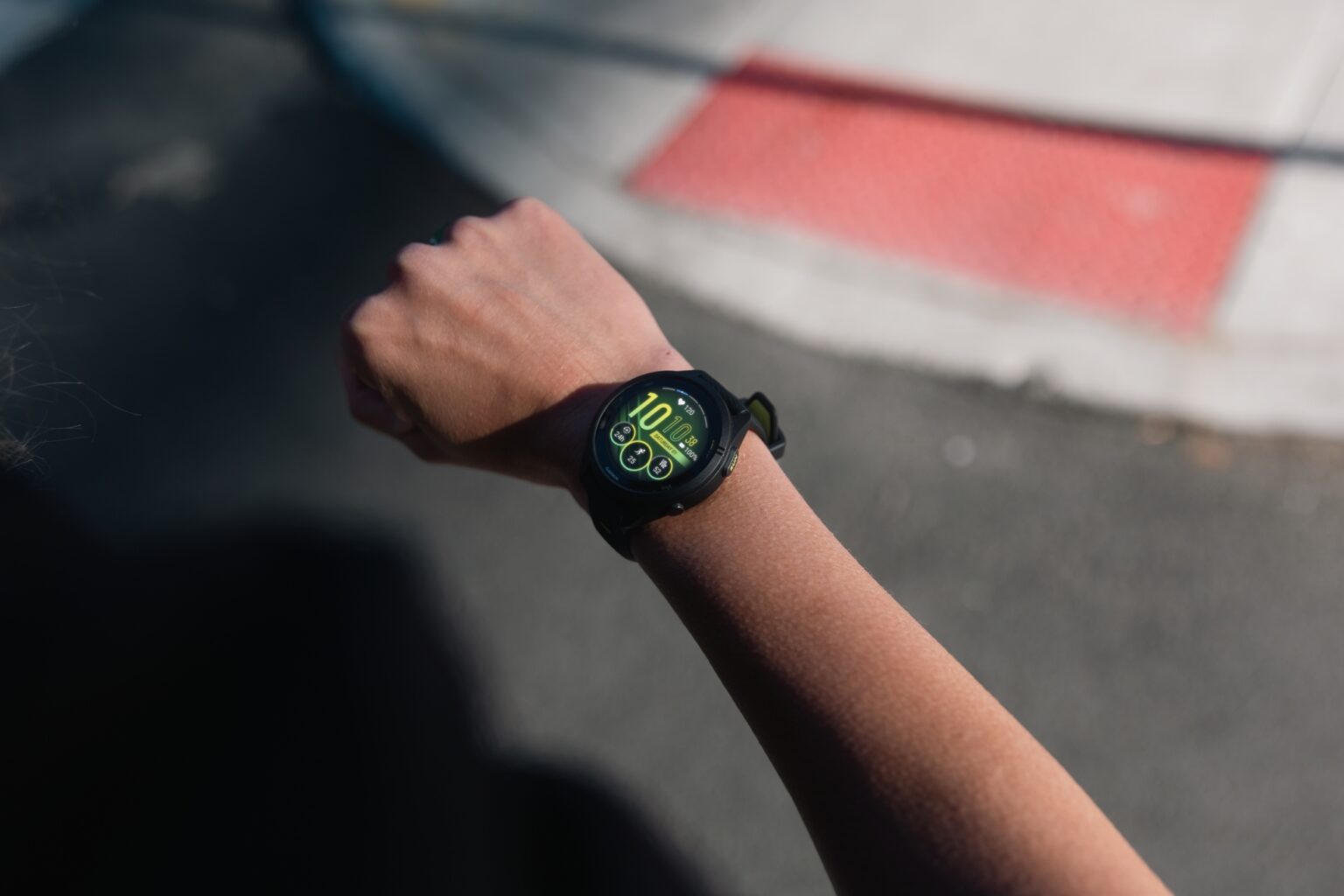 การ์มิน ฉลองครบ 20 ปี เปิดตัว FORERUNNER สมาร์ทวอทช์เพื่อการวิ่งรุ่นแรก