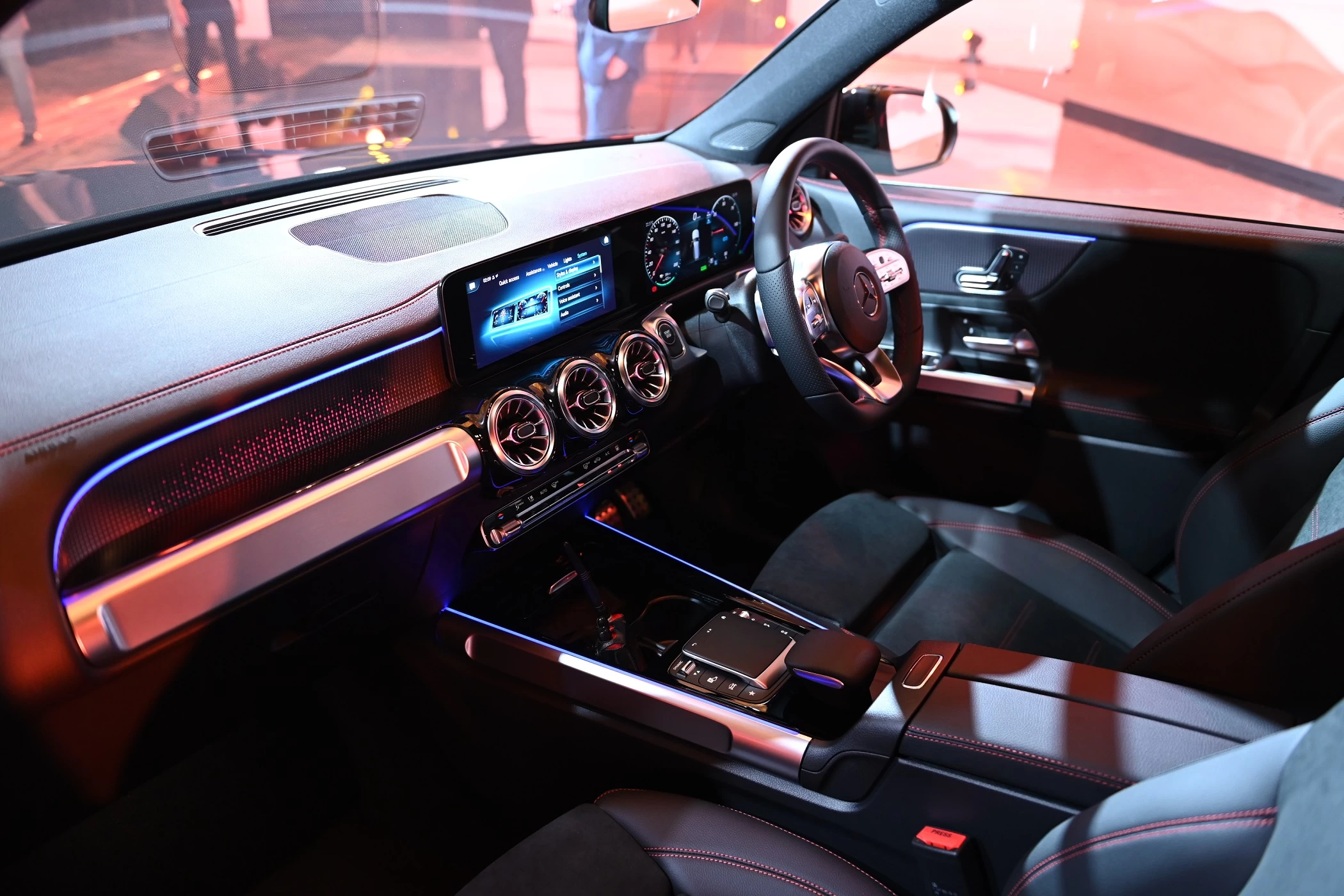 Mercedes Benz Business Direction 2023 EQB 250 AMG Line Interior | EQB 250 AMG Line | เมอร์เซเดส-เบนซ์ นำเข้ารถไฟฟ้า100% EQB 250 AMG Line