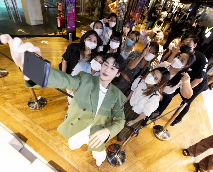 OPPO 7 | Android | ตอบรับคึกคัก OPPO Find N2 Flip เปิดรับเครื่องวันแรกที่ AIS Shop Flagship Siam Center