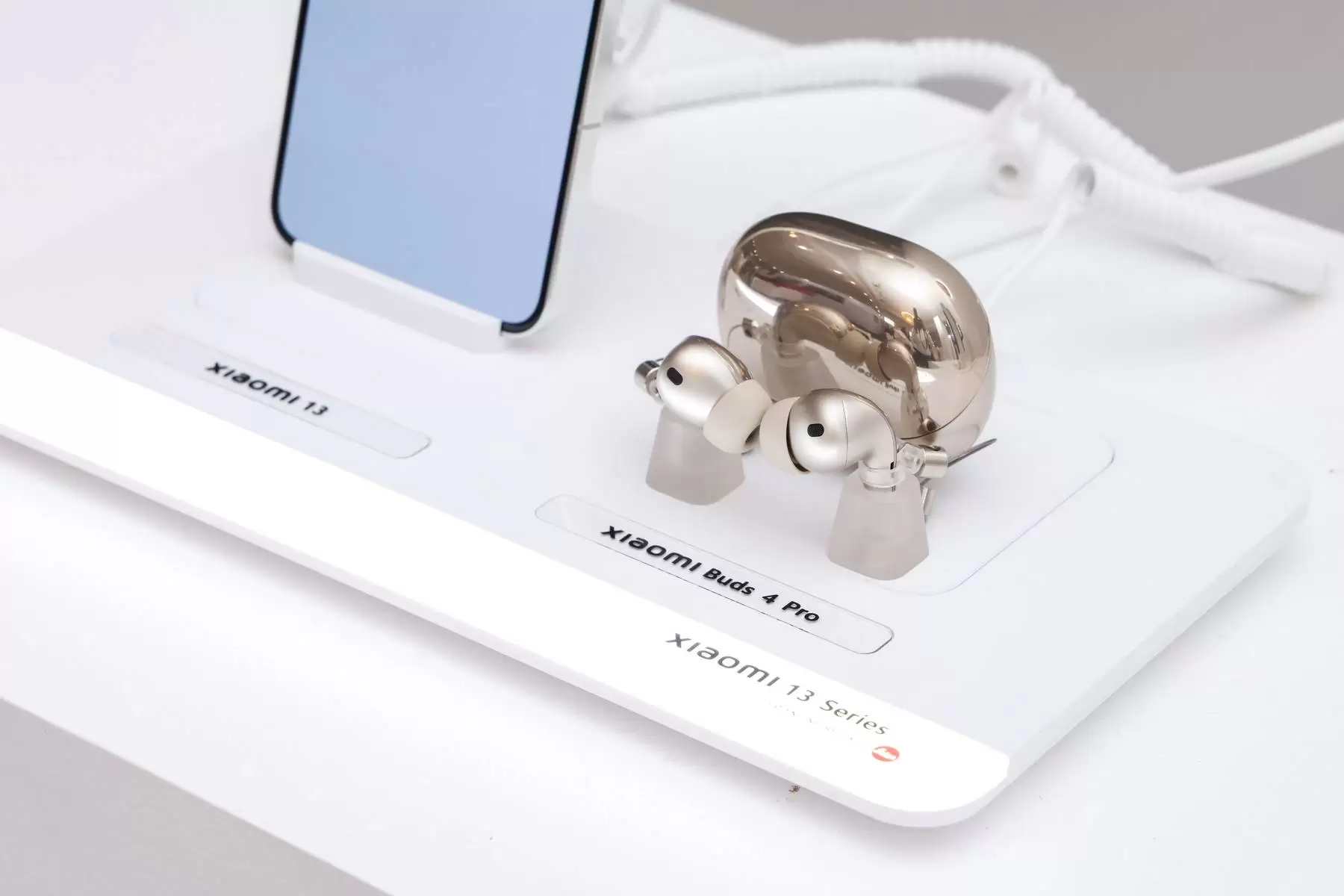 Xiaomi 13 00014 | Xiaomi | รวมข้อมูล AIoT รุ่นใหม่ของ Xiaomi นาฬิกา, หูฟัง และ หุ่นยนต์ดูดฝุ่น ราคาและโปรโมชั่น