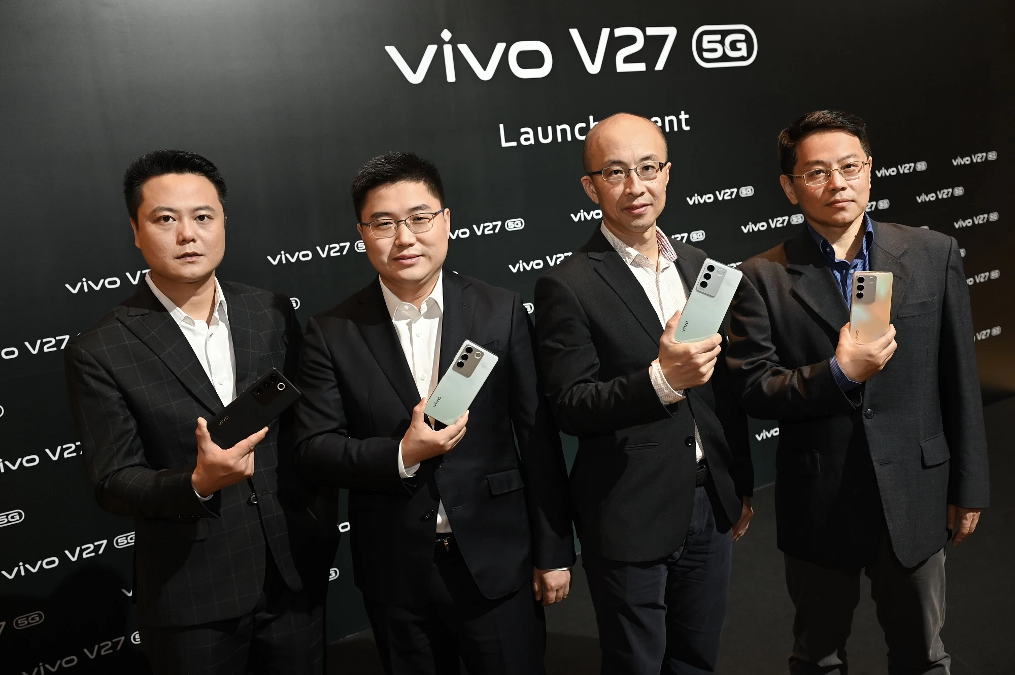 vivo V27 5G Launch Event | V27 5G | รวมข้อมูล vivo V27 5G ชูฟีเจอร์เด่น ‘Aura Light Portrait ’ ผู้นำพอร์ตเทรตกล้องหน้า-หลัง กับดีไซน์ใหม่ ‘สีเขียวหยก’ ในราคาเริ่มต้น 14,999 บาท
