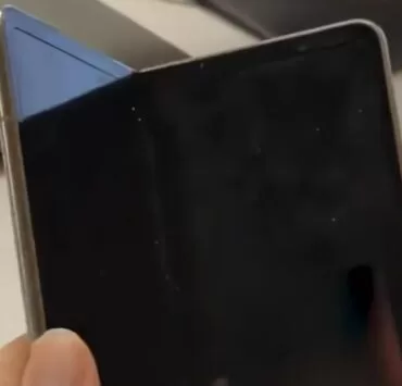 206bf4f0 e12c 11ed 83ef 6a5330d8b1ae.cf | Google | หลุด Pixel Fold ขอบหน้าจอด้านในมีความหนาเล็กน้อย