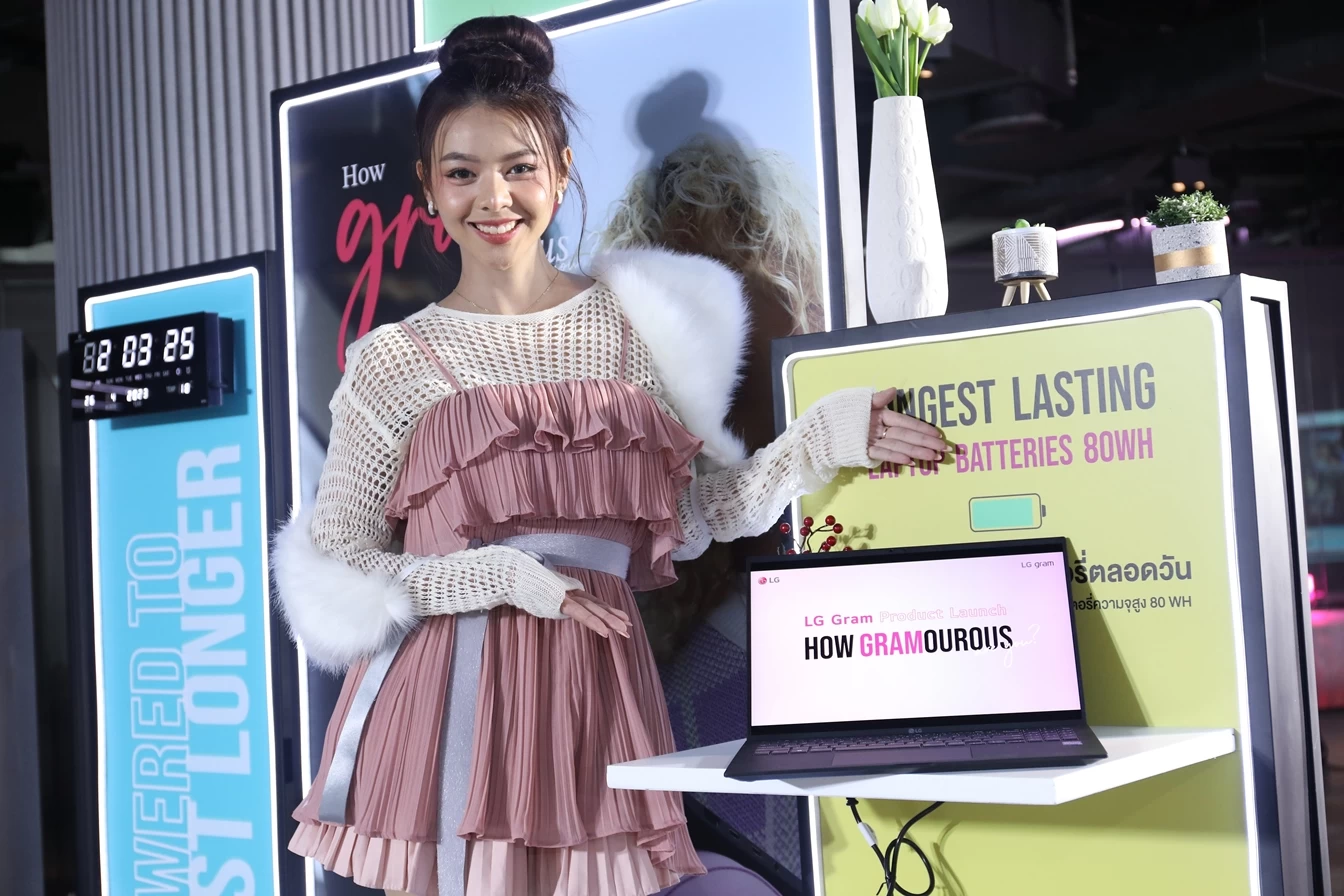 LG gram and pretty girl | LG Gram | แอลจีส่ง “LG gram” ประเดิมตลาดแล็ปท็อปพรีเมียมในประเทศไทย