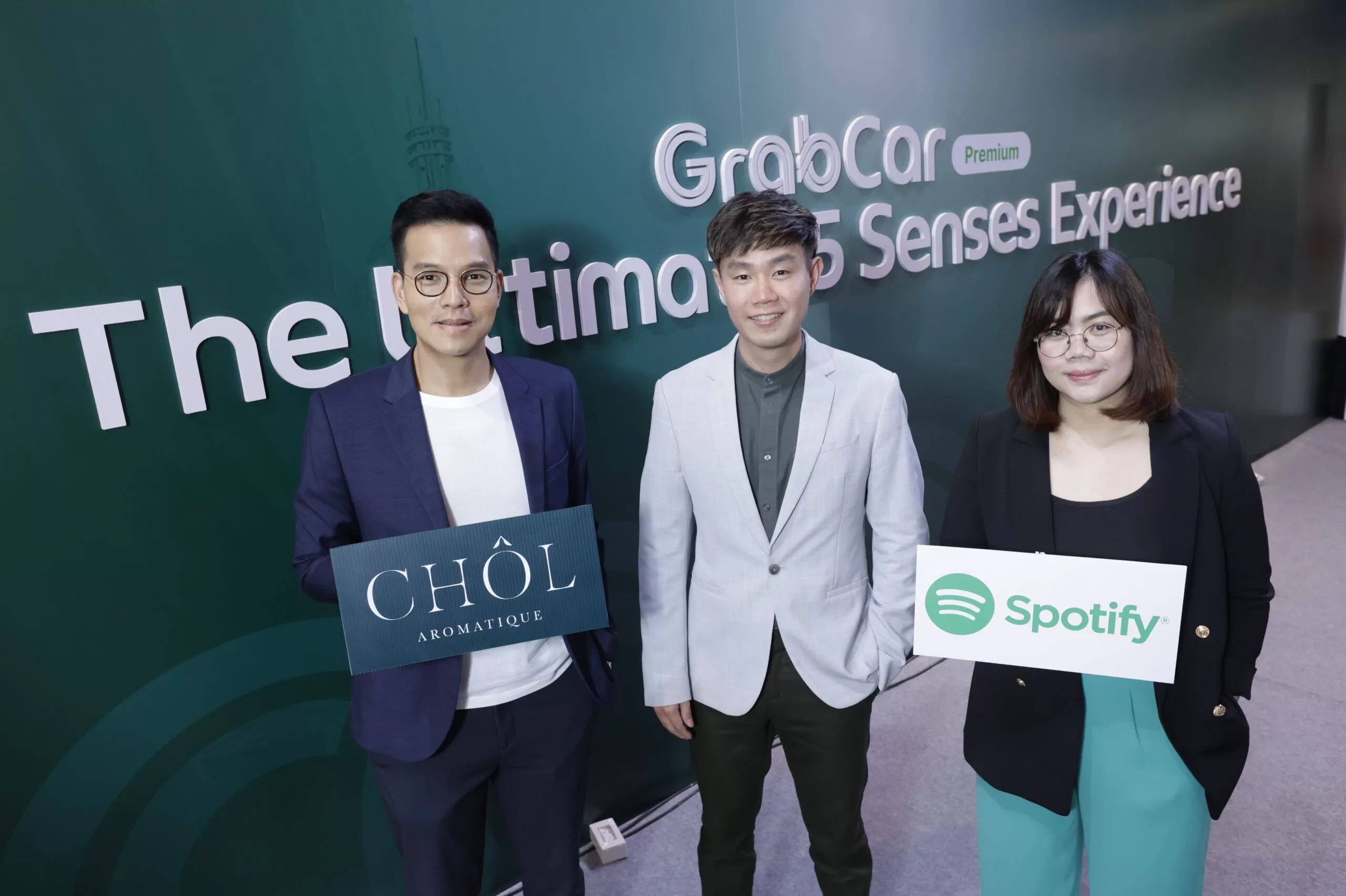 แกร็บ รุกตลาดพรีเมียม ปรับภาพลักษณ์ GrabCar Premium สร้างความประทับใจผ่าน 5 ประสาทสัมผัส scaled | Chol Aromatique | แกร็บ ปรับภาพลักษณ์ GrabCar Premium จับมือ Spotify และ Chol Aromatique