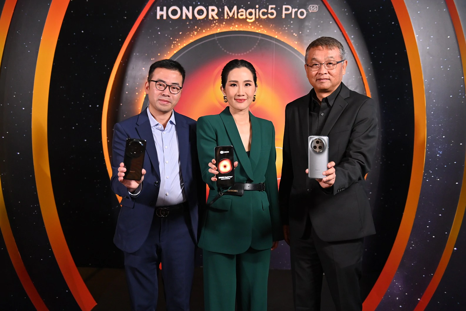 HONOR Magic5 Pro 5G 01 | HONOR Magic5 Pro 5G | HONOR Magic5 Pro 5G พร้อมดีลสุดพีคและราคาคุ้มสุดในตลาดเรือธง