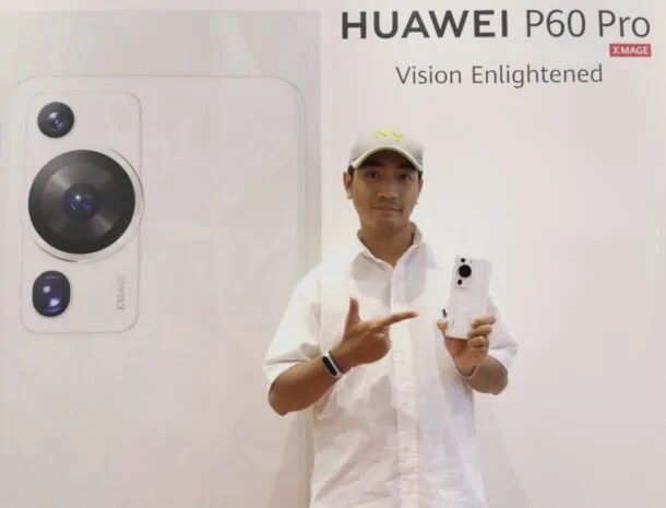 consumer | Huawei | กระแสแน่น! HUAWEI P60 Pro ขายวันแรก! ลูกค้าต่อคิวรอรับเครื่องเต็มแน่น 3 สาขา