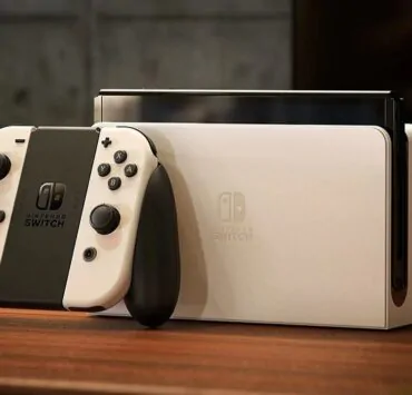 nintendoswitcholedwhite 1679941098578 | Nintendo Switch | ซีอีโอ Activision เผย Nintendo Switch รุ่นใหม่มีความแรงในระดับเดียวกับ PS4 และ Xbox One 