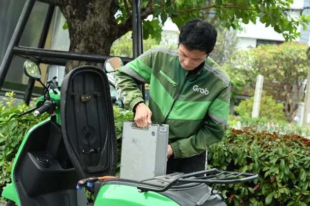 ส่องมุมมอง 2 คนขับแกร็บหัวใจสีเขียว 07 | Electric Vehicle | ส่องมุมมอง 2 คนขับแกร็บ เปิดประสบการณ์เปลี่ยนมาใช้ “รถ EV”
