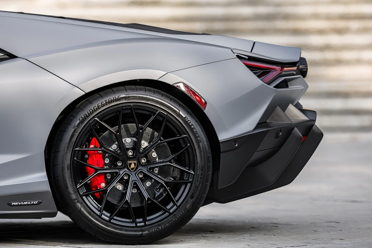 Lamborghini Bangkok Revuelto Launch 13 | Lamborghini | เผยโฉม Lamborghini Revuelto ซูเปอร์สปอร์ตปลั๊กอินไฮบริด เครื่องยนต์ V12