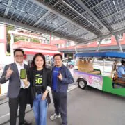 Pic 3 AIS Go green | AIS | AIS มอบสิทธิพิเศษให้ผู้ใช้บริการ Evolt และ MuvMi ตุ๊กตุ๊กไฟฟ้าปลอดมลพิษ