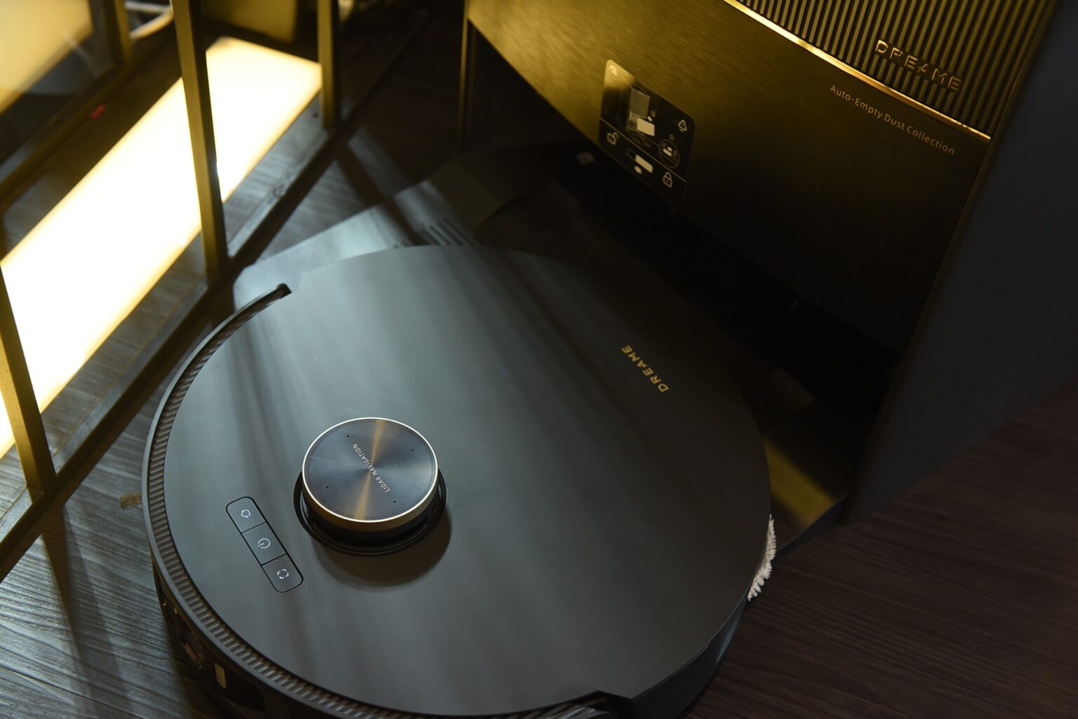 DreameBot L20 Ultra หุ่นยนต์ทำความสะอาดบ้าน  AI ไบโอนิคที่ทรงพลังที่สุด