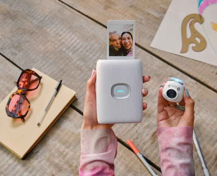 INSTAX Pal Lifestyle 1 | PR News | INSTAX Pal กล้องไซส์จิ๋วโดยฟูจิฟิล์มมาพร้อมฟิล์มมินิลายใหม่