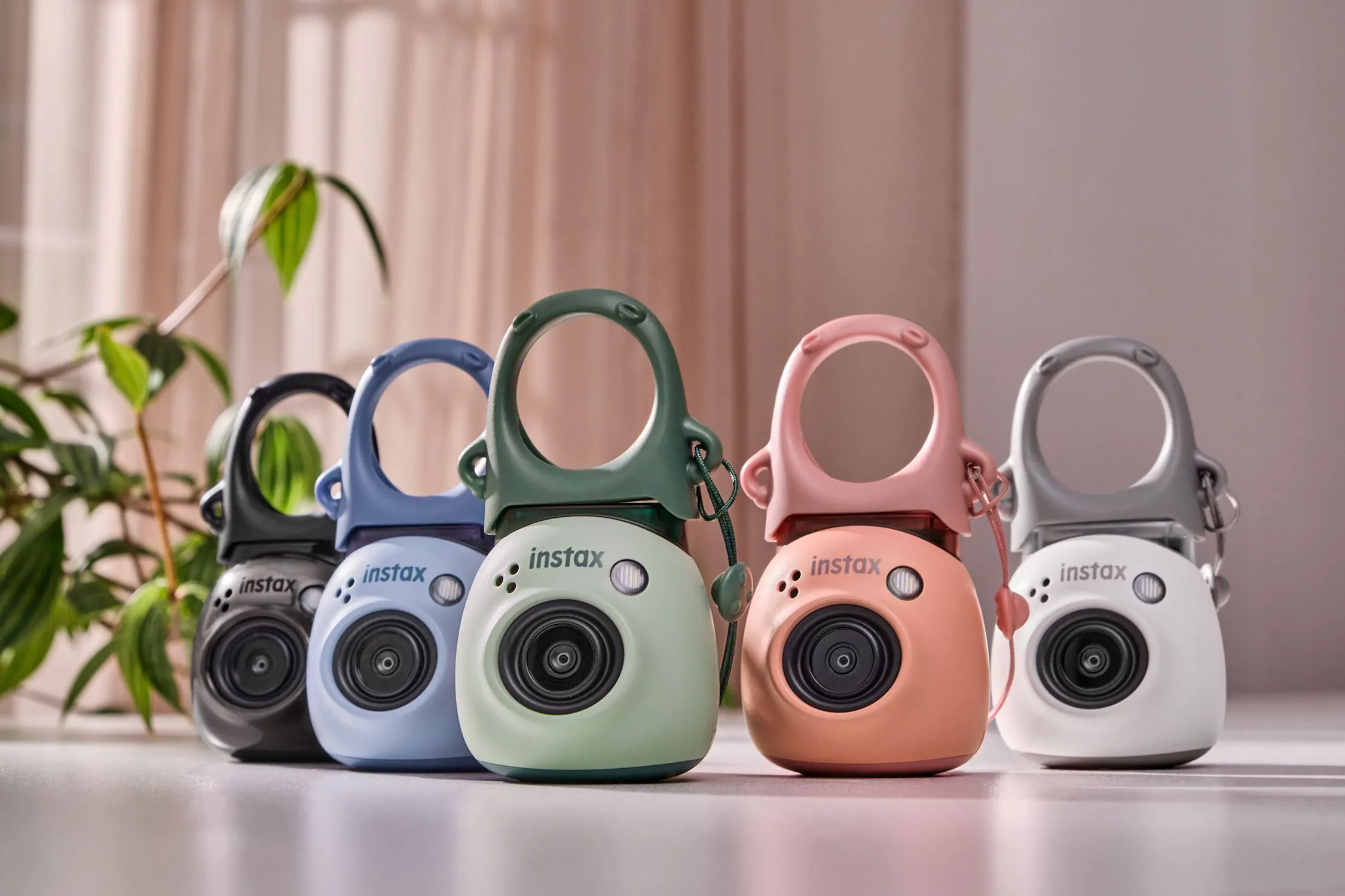 INSTAX Pal Product 19 | INSTAX Pal | INSTAX Pal กล้องไซส์จิ๋วโดยฟูจิฟิล์มมาพร้อมฟิล์มมินิลายใหม่