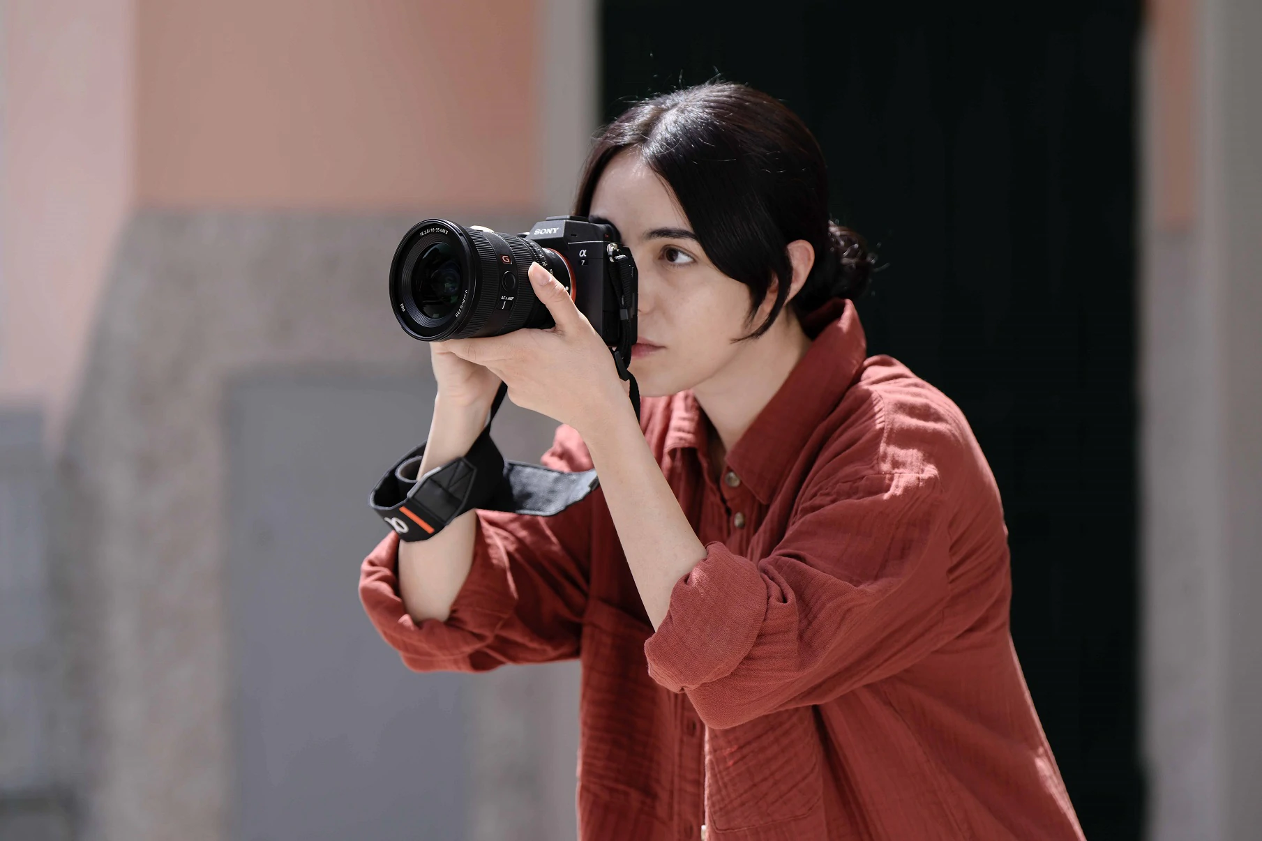Pic SEL1635GM2 Situation Shot 02 | Alpha 7C II | โซนี่ เปิดจองกล้องในตระกูล Alpha 7C Series 2 รุ่นใหม่ล่าสุด