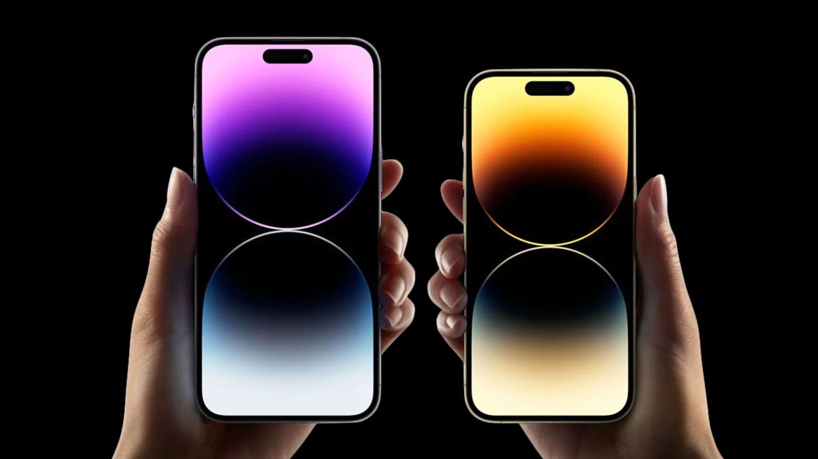 โต้กลับ! รัฐบาลจีนสั่งแบนไม่ให้เจ้าหน้าที่รัฐใช้ iPhone และห้ามพกไปสถานที่ทำงาน 1 iPhone 14 Pros in Hand Black Background Feature | iPhone Update | โต้กลับ! รัฐบาลจีนสั่งแบนไม่ให้เจ้าหน้าที่รัฐใช้ iPhone และห้ามพกไปสถานที่ทำงาน